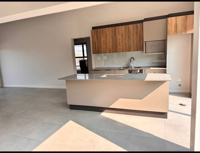 3 BEDROOM HOUSE FOR SALE IN PALM LAKES ESTATE